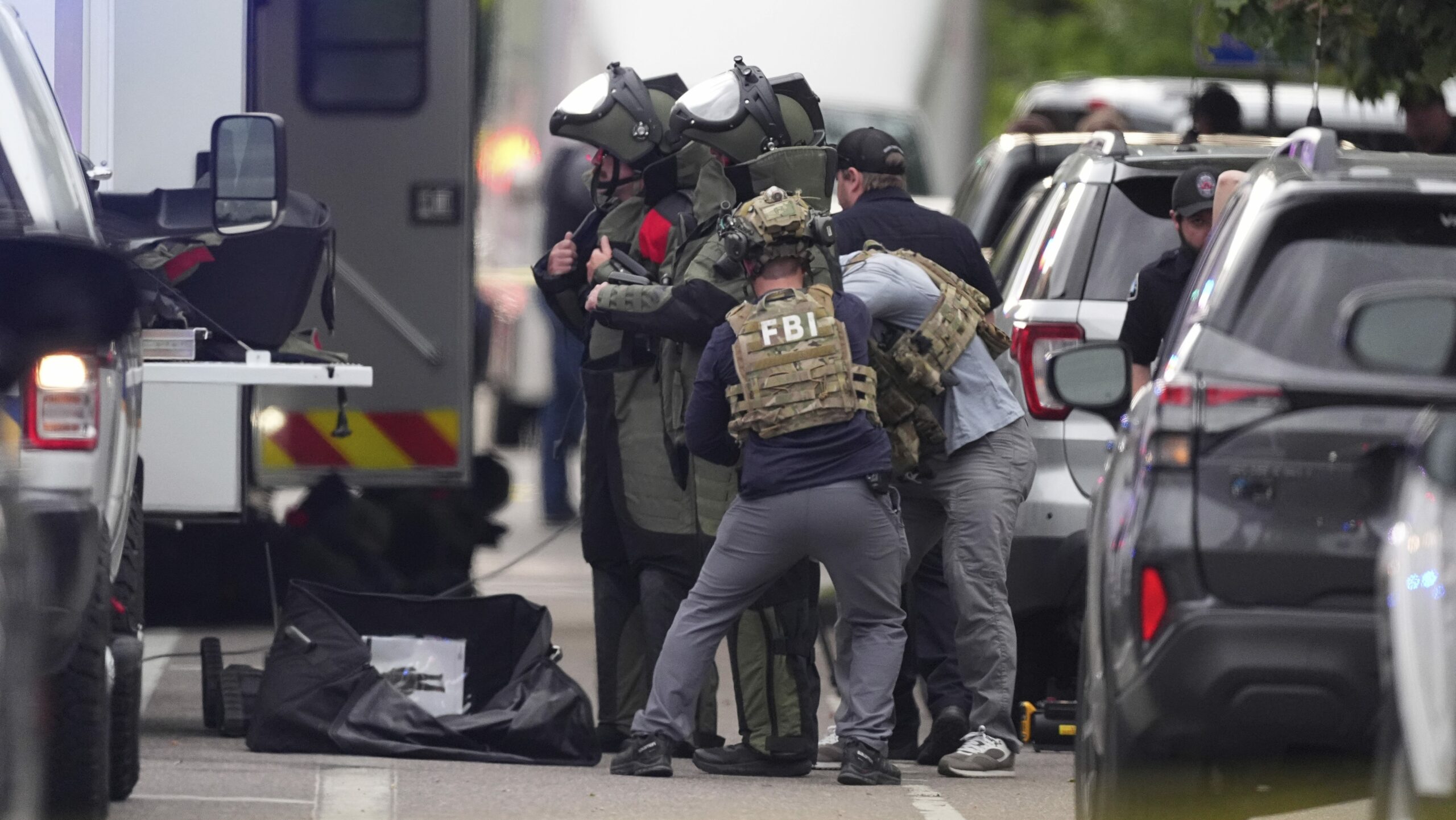 8 injured in attack on Pearl...