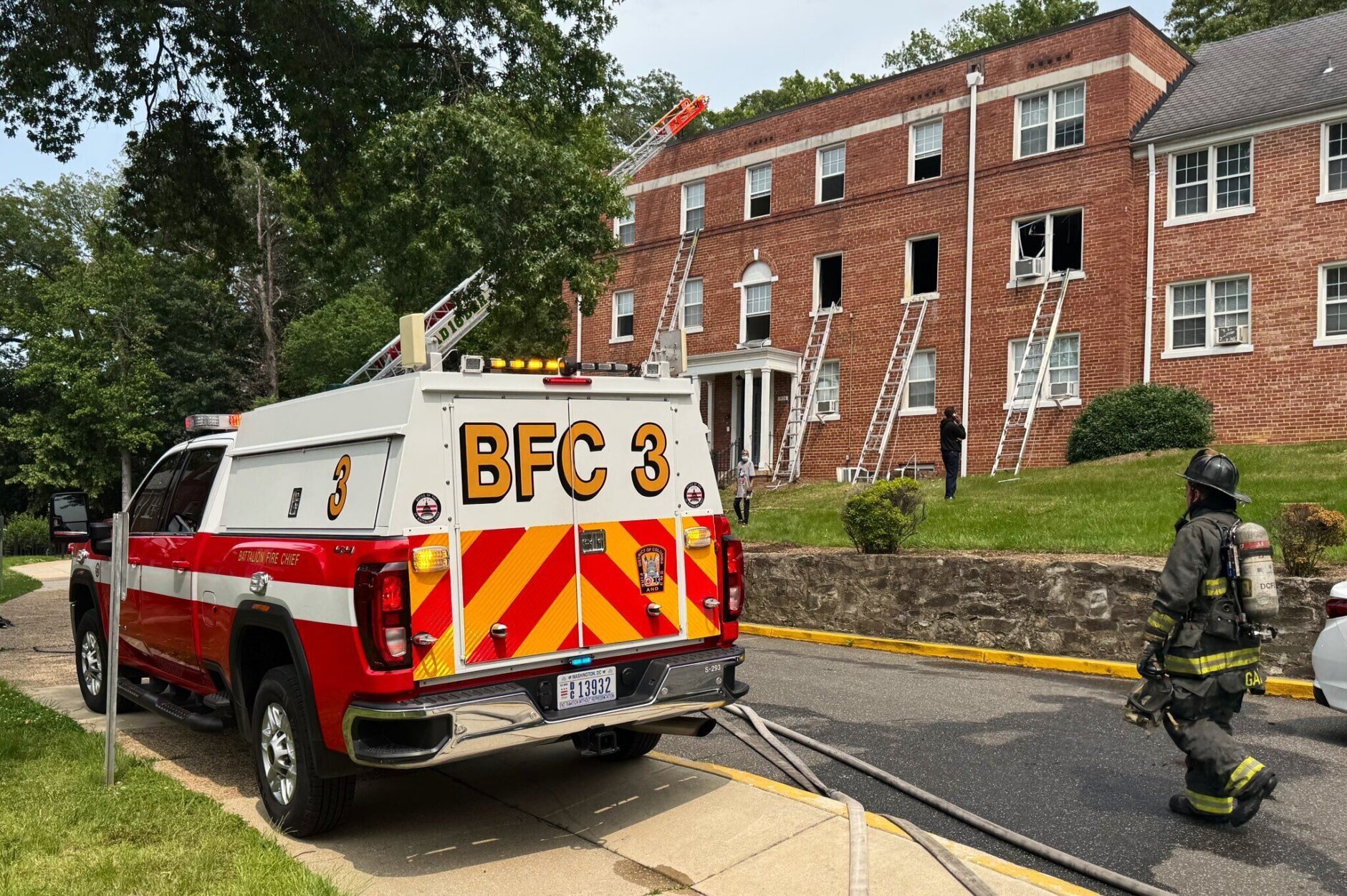 Southeast DC apartment fire