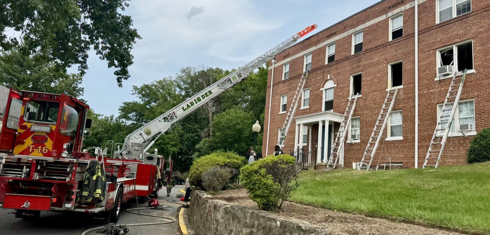 Southeast DC apartment fire