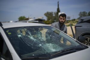 Israeli soldiers bar media from visiting...