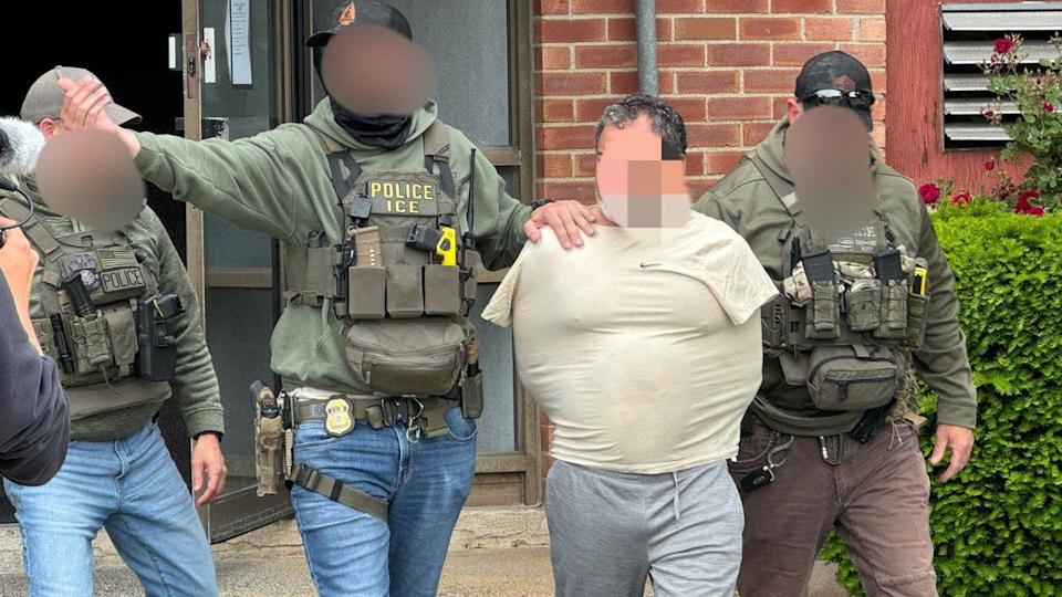 blurred out faces in migrant arrest photo